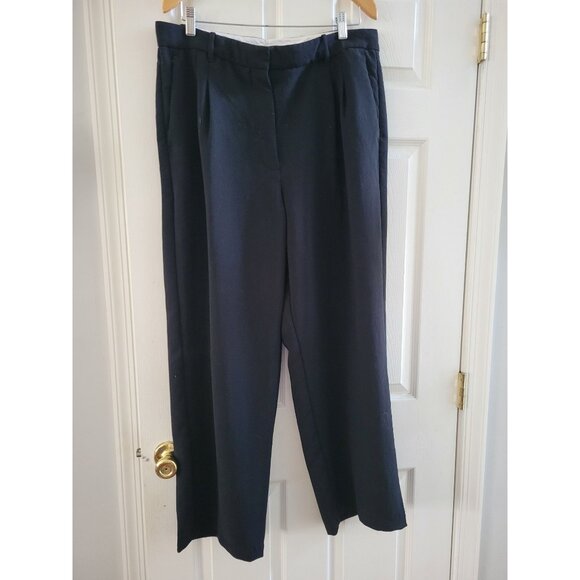 Aritzia Effortless Black Crepe Pants size 16 trousers Pleated wide Quiet luxury - Picture 2 of 12